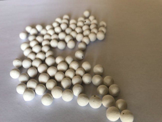 白色礦化球